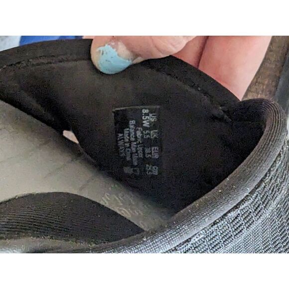 Bzees Women's Always Comfort Buckle Platform Sandals Shoes - Size 8.5 - Picture 9 of 9